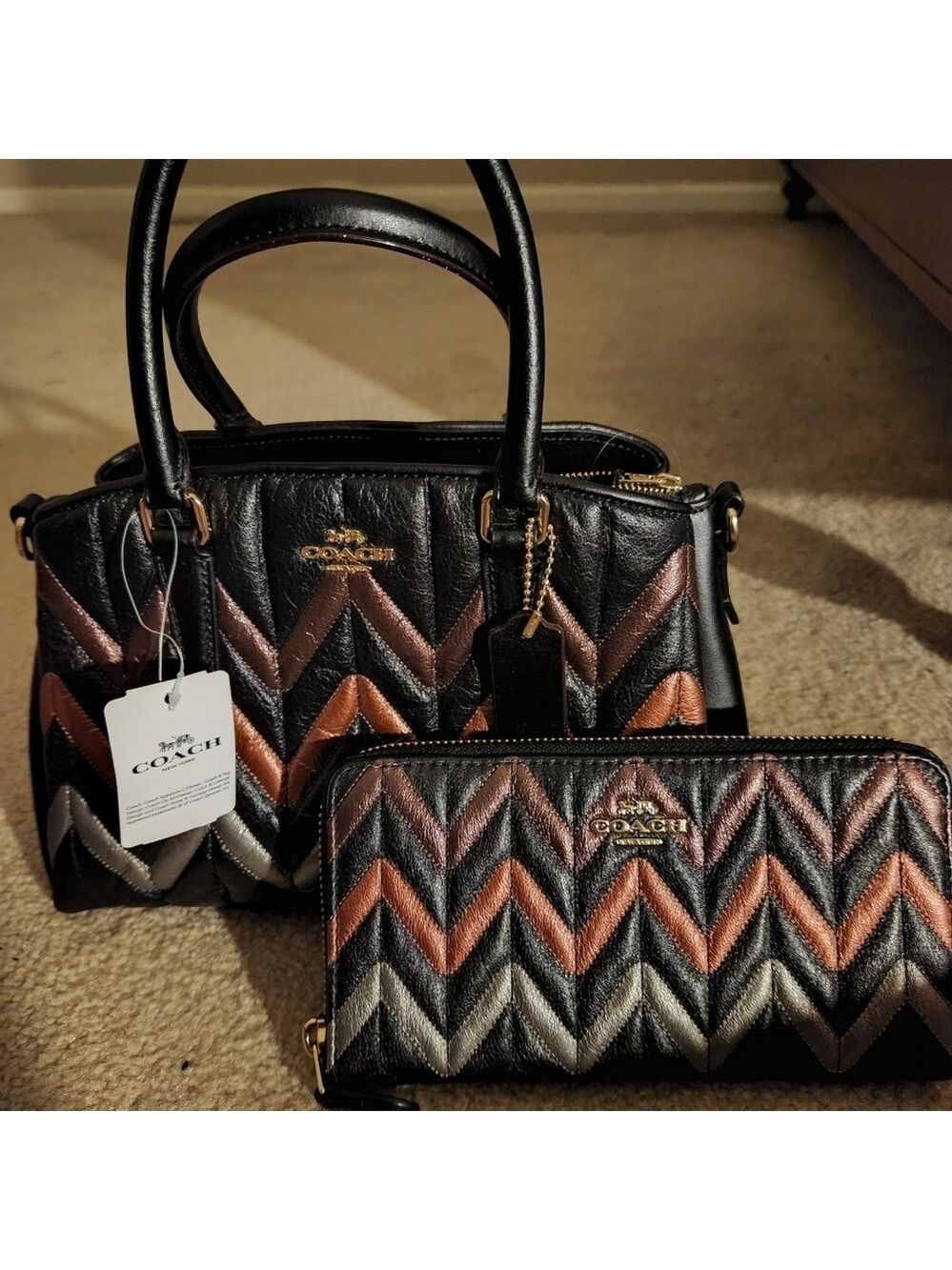 NWT Coach 2 Way Shoulder Bag Quilted Leather Black Multi Color F37872 - Picture 4 of 7